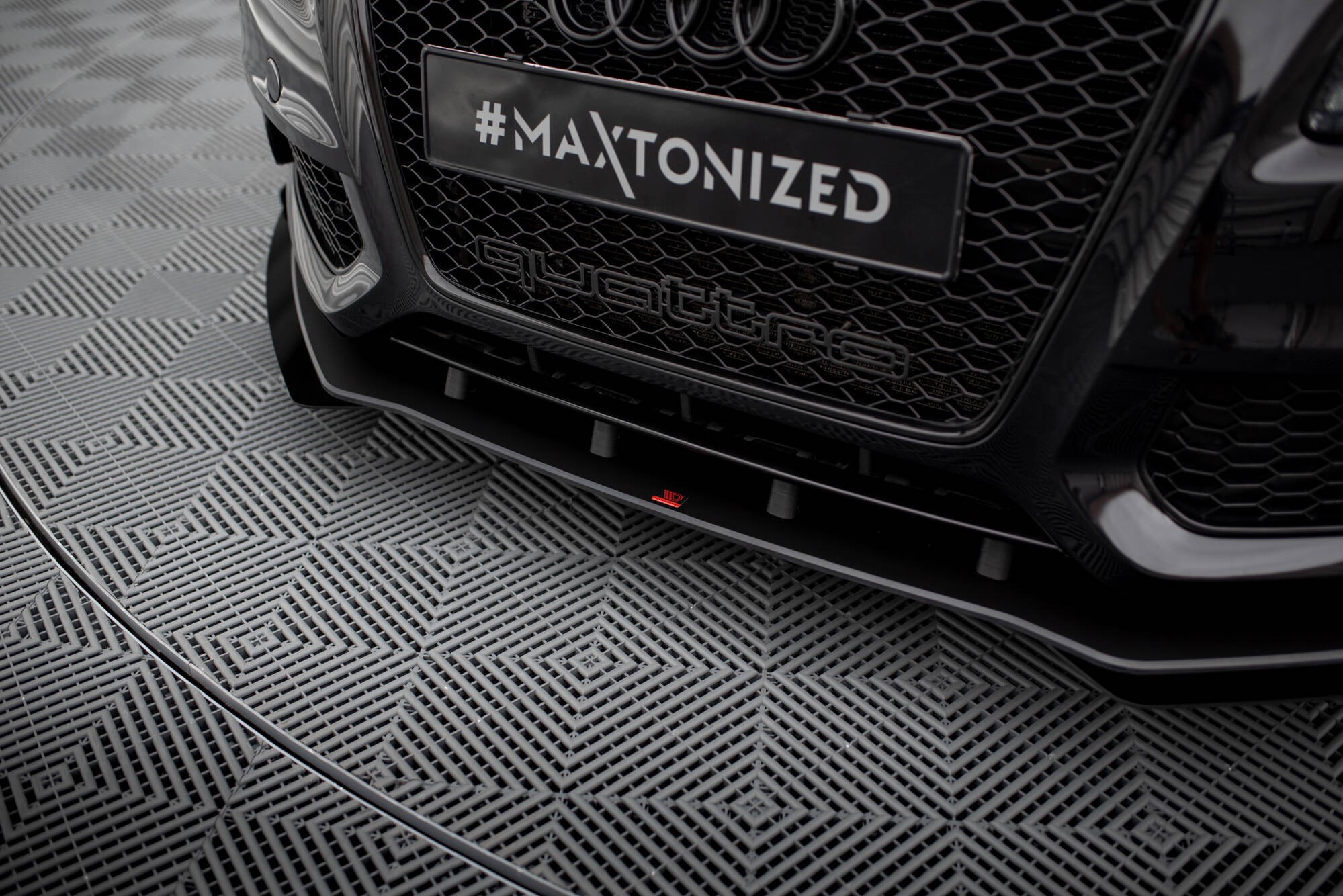 Maxton Design Przedni spoiler S5 8T