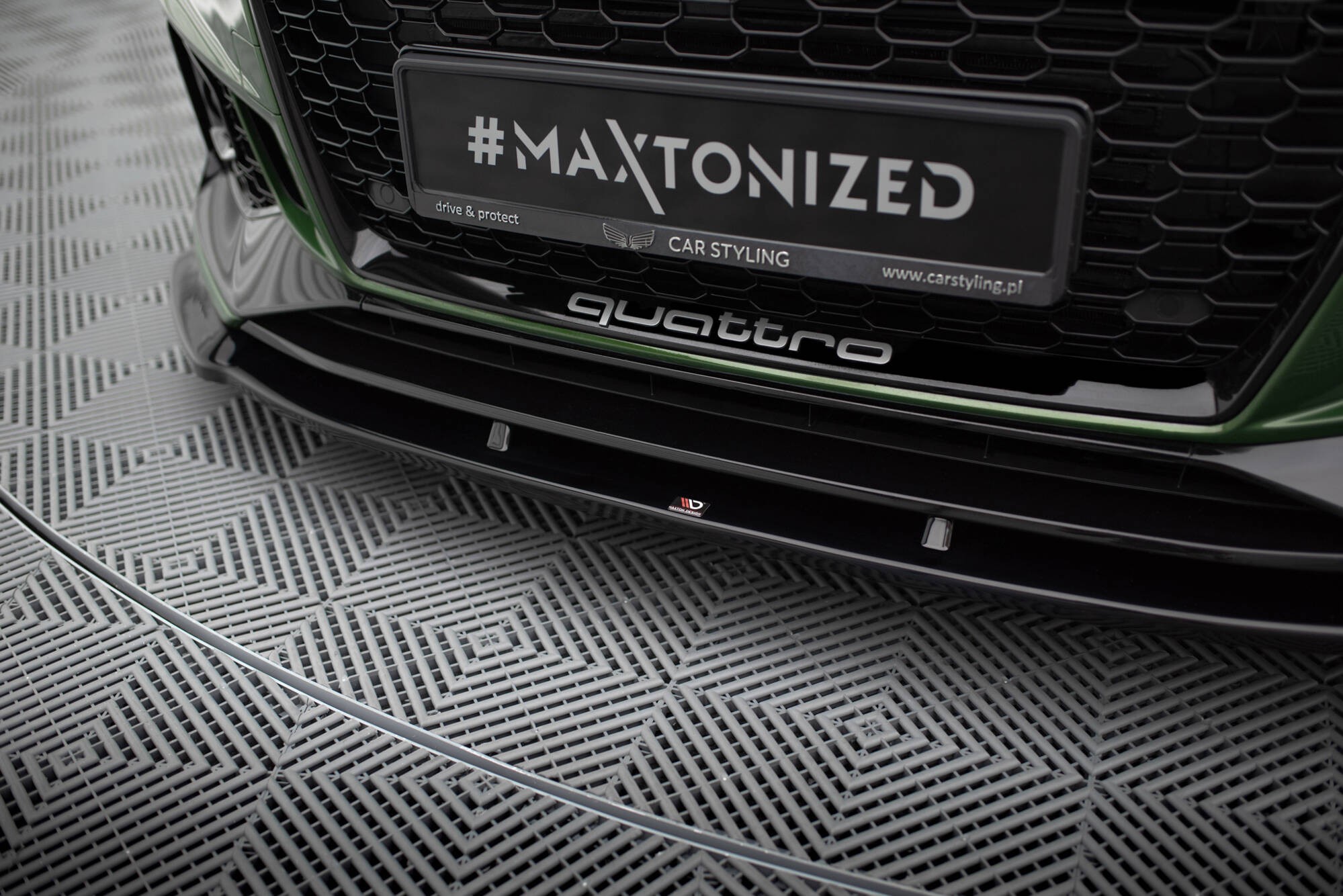 Maxton Design Przedni spoiler V1 RS4 B9