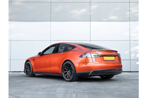 Urban Automotive Tylny spoiler Model S
