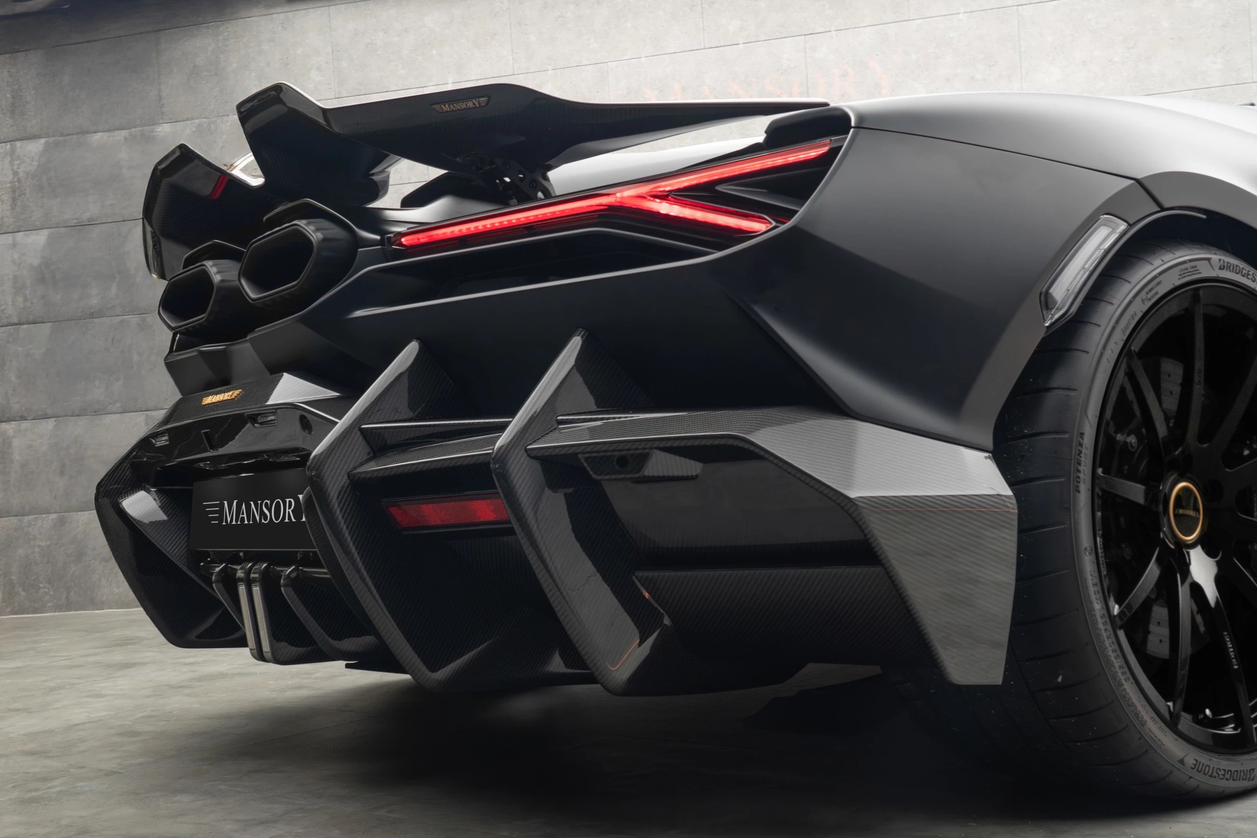 Lamborghini Revuelto
