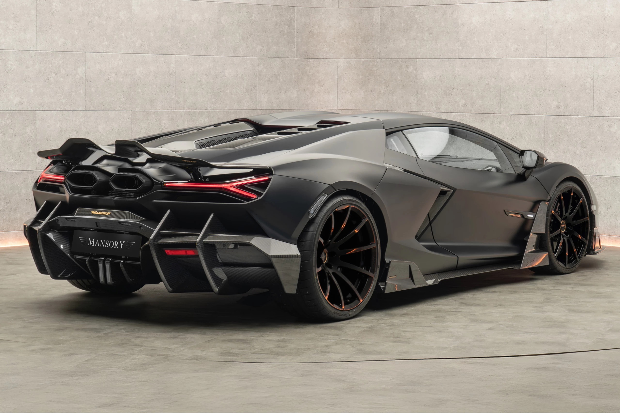Lamborghini Revuelto