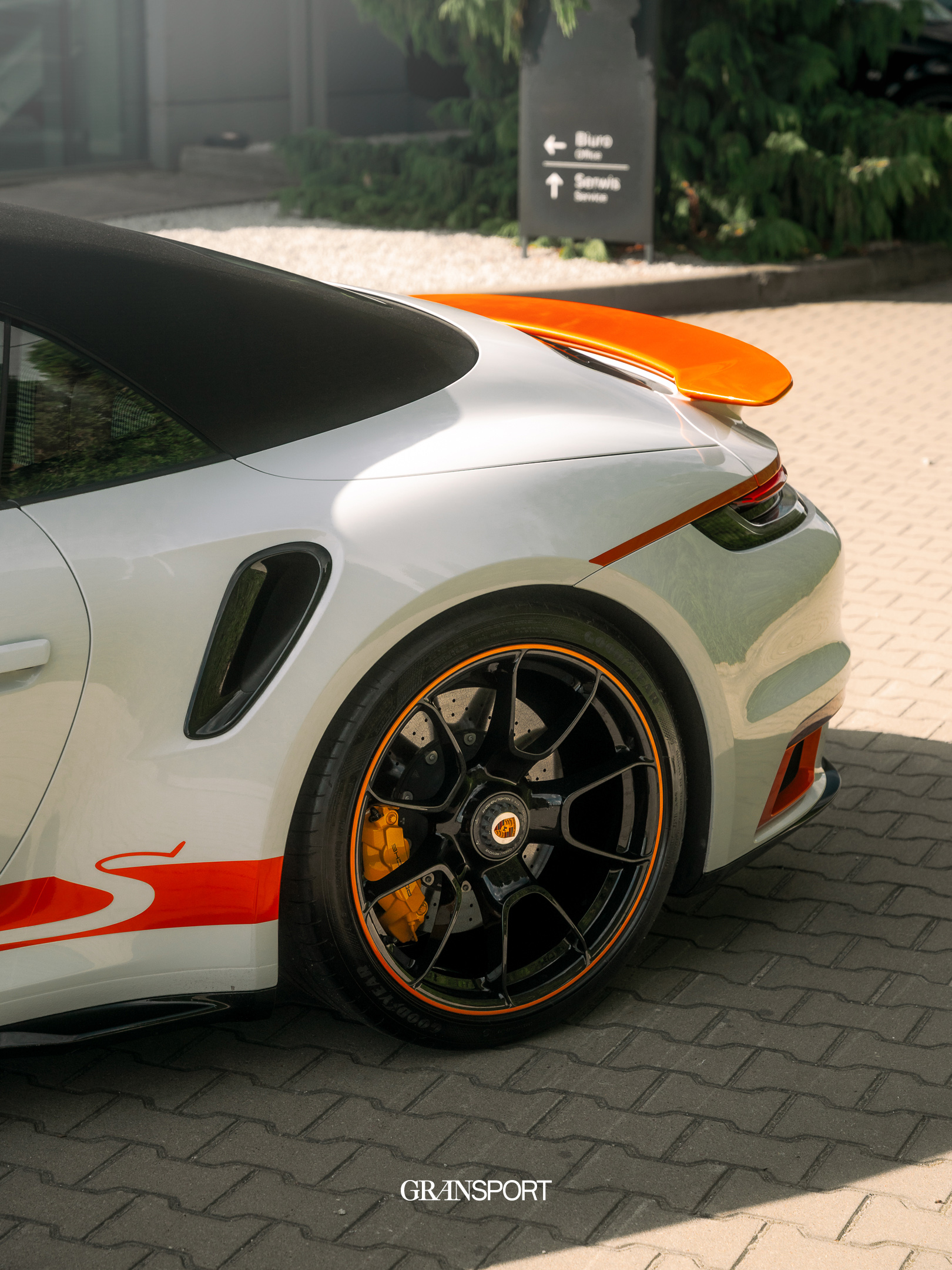 Porsche 911 Akrapovic