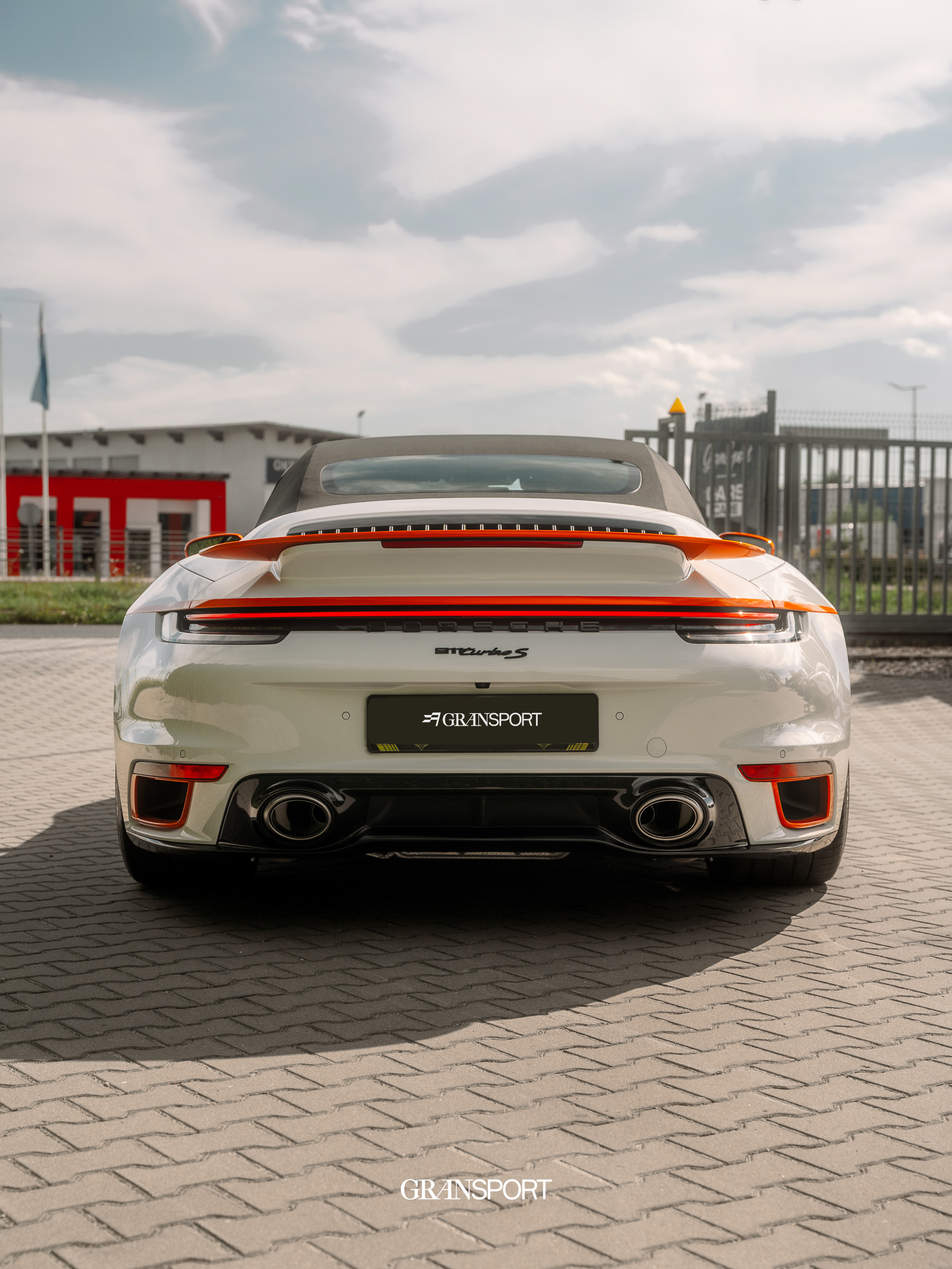 Porsche 911 Akrapovic