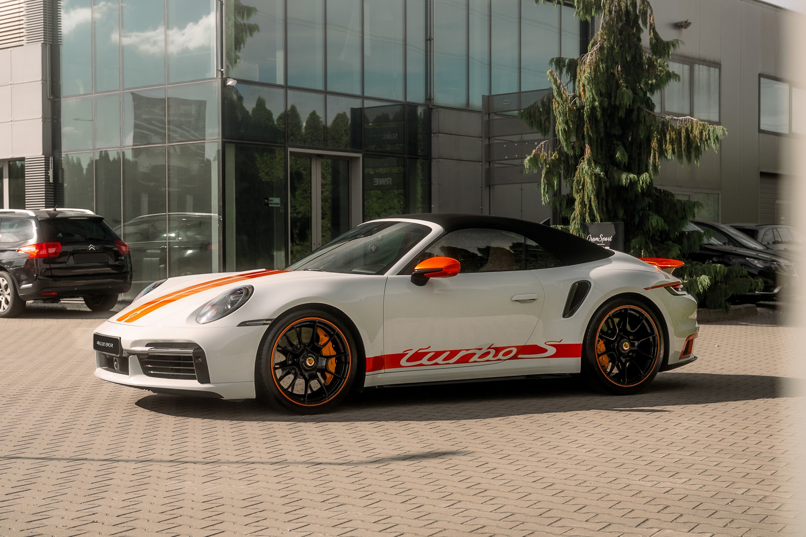 Porsche 911 Turbo S Akrapovic