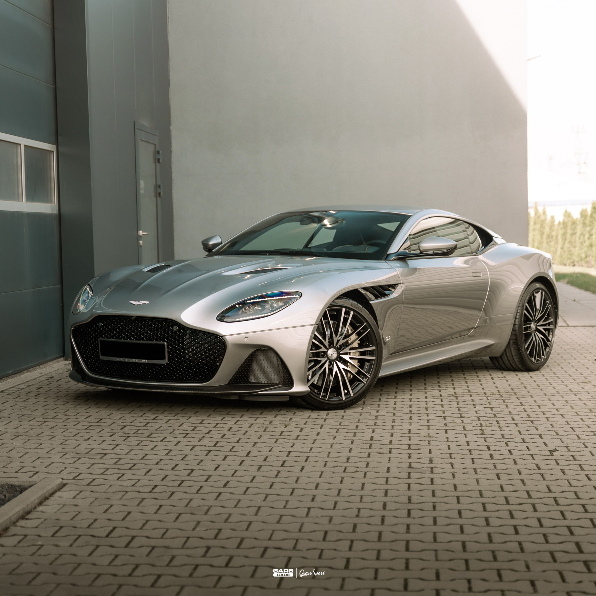 Aston Martin DBS