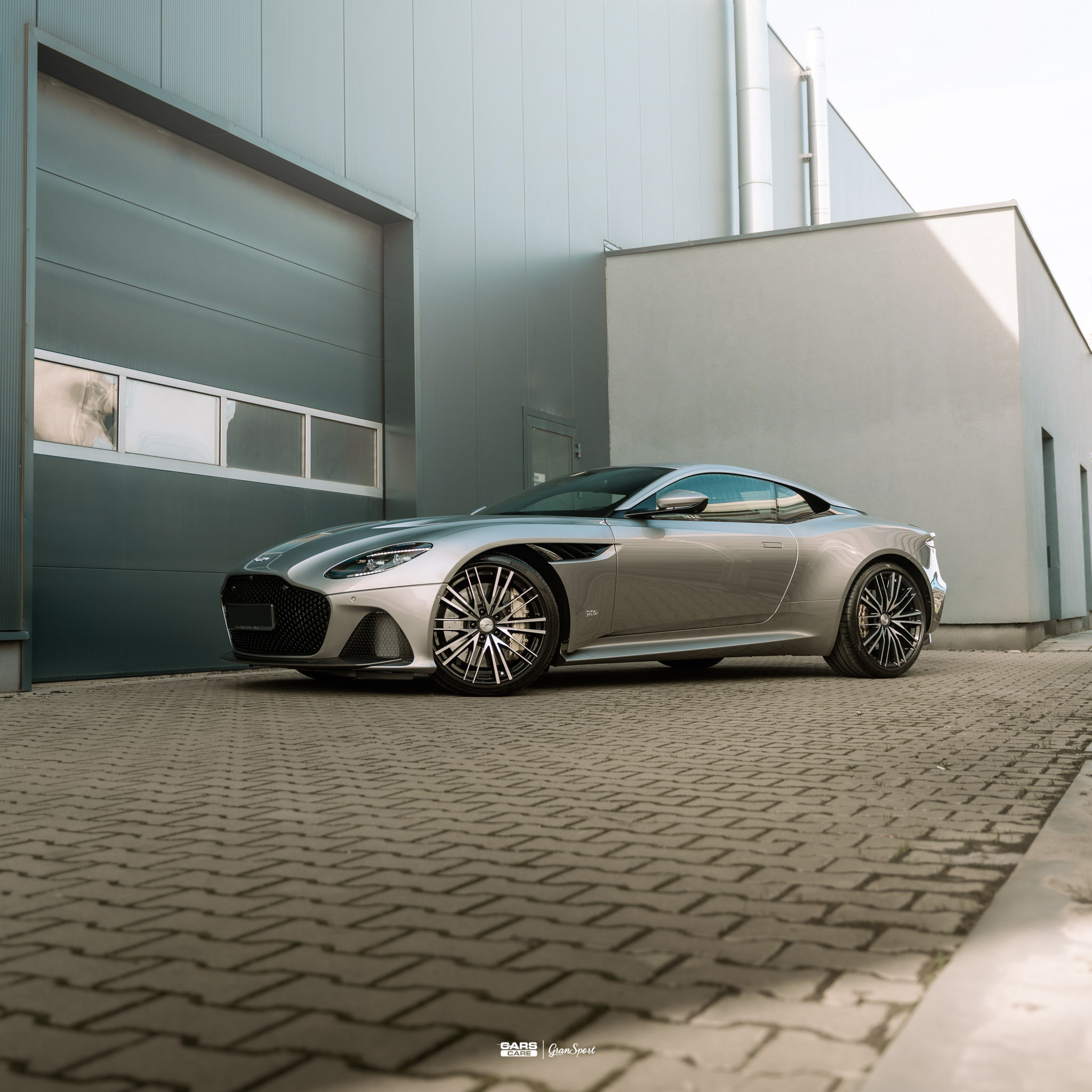 Aston Martin DBS