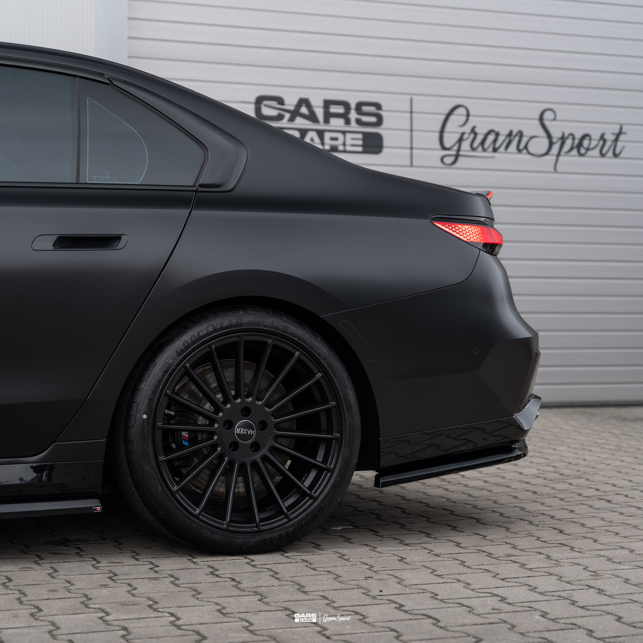 BMW M760e