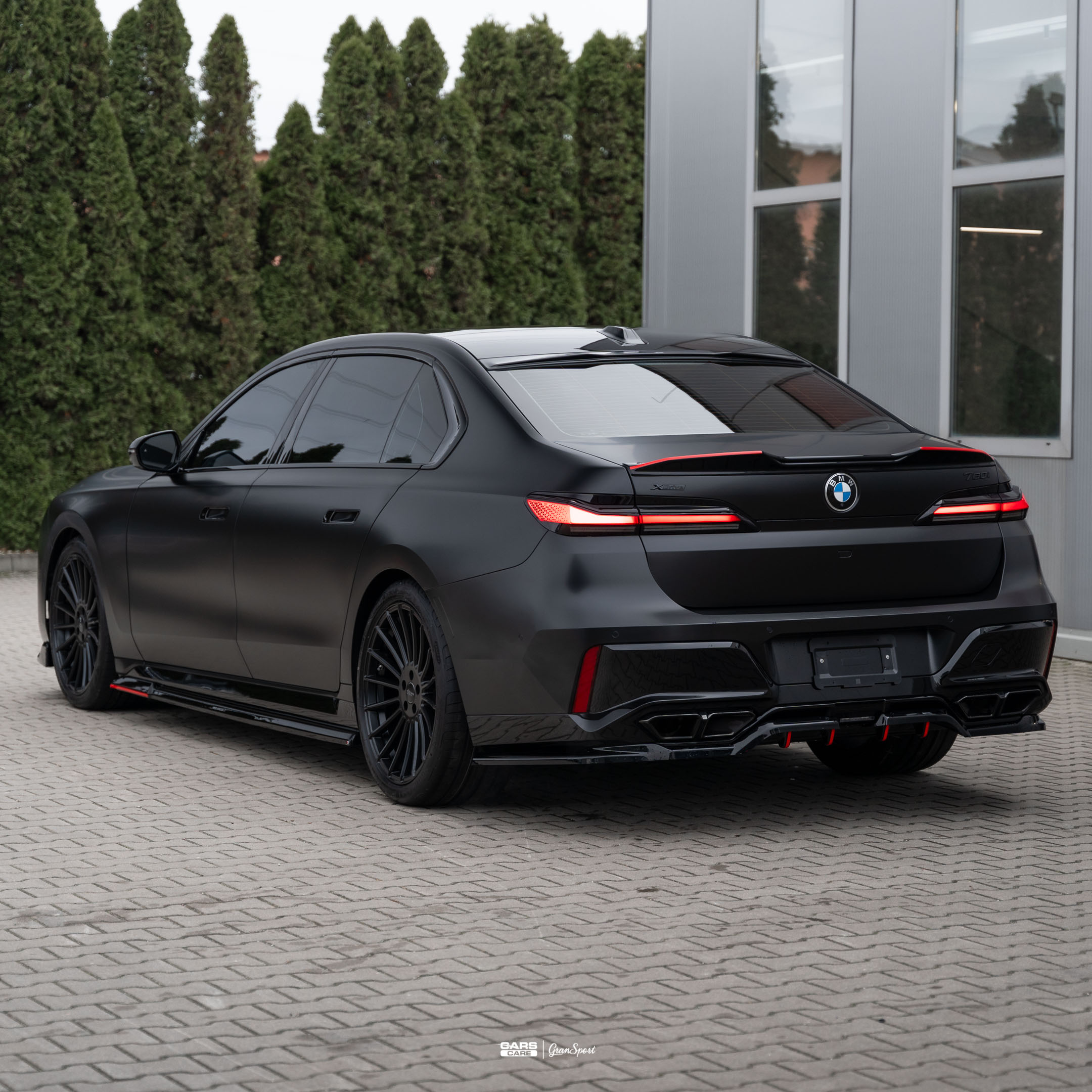 BMW M760e