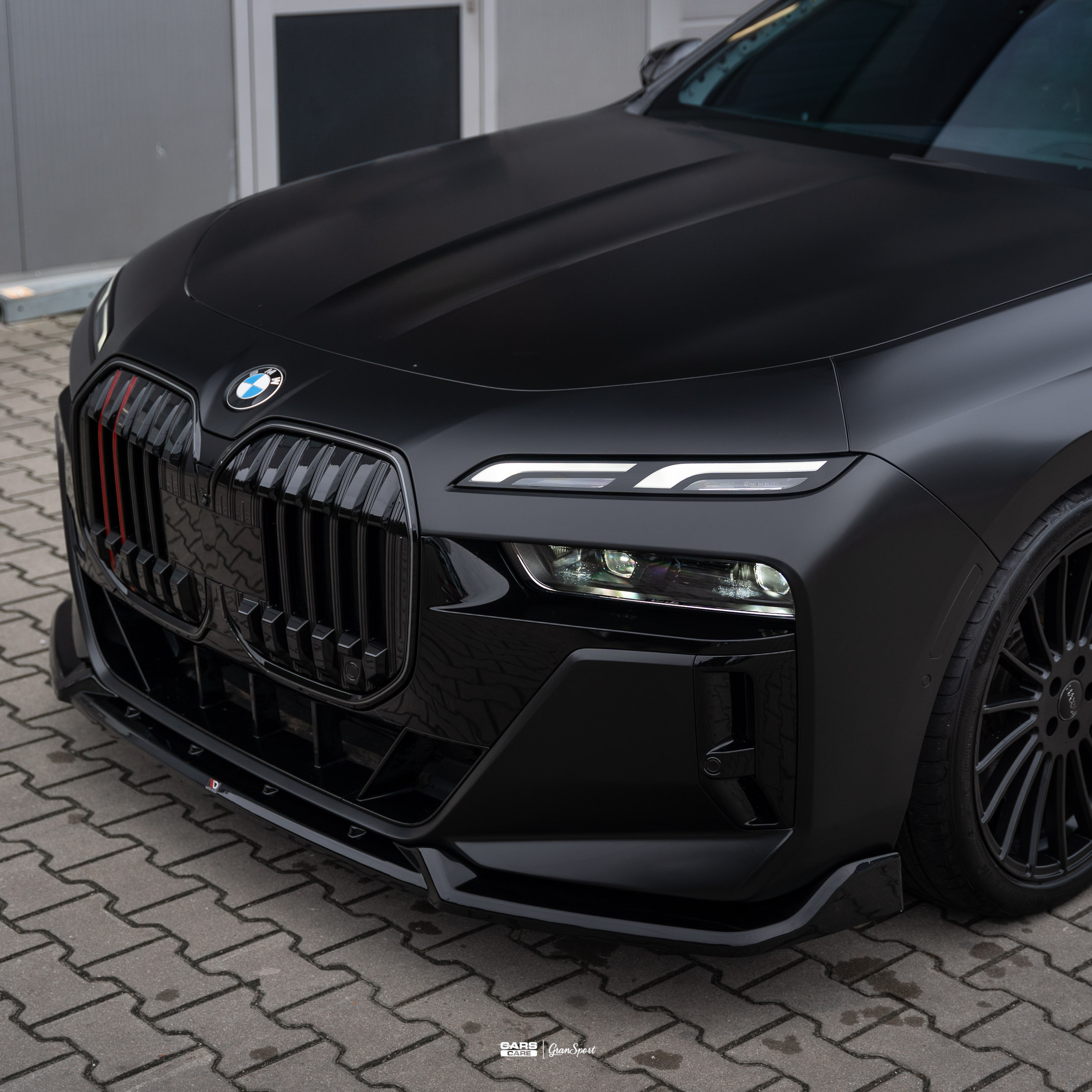 BMW M760e