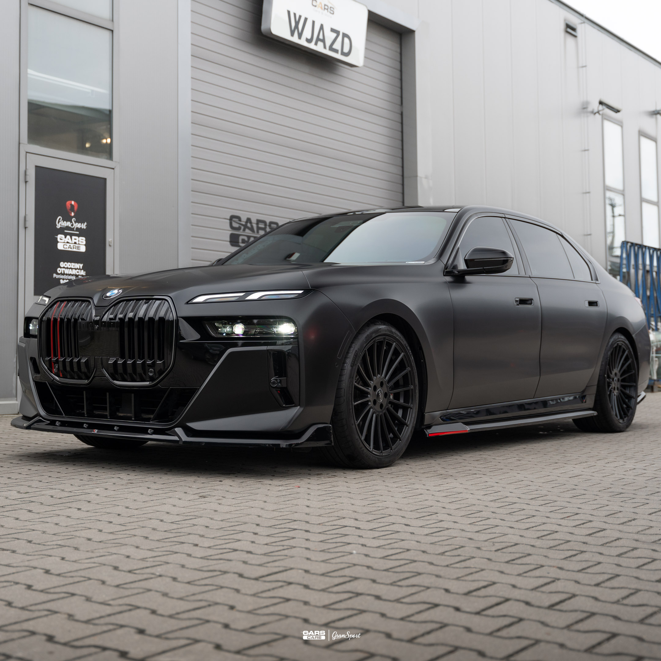 BMW M760e