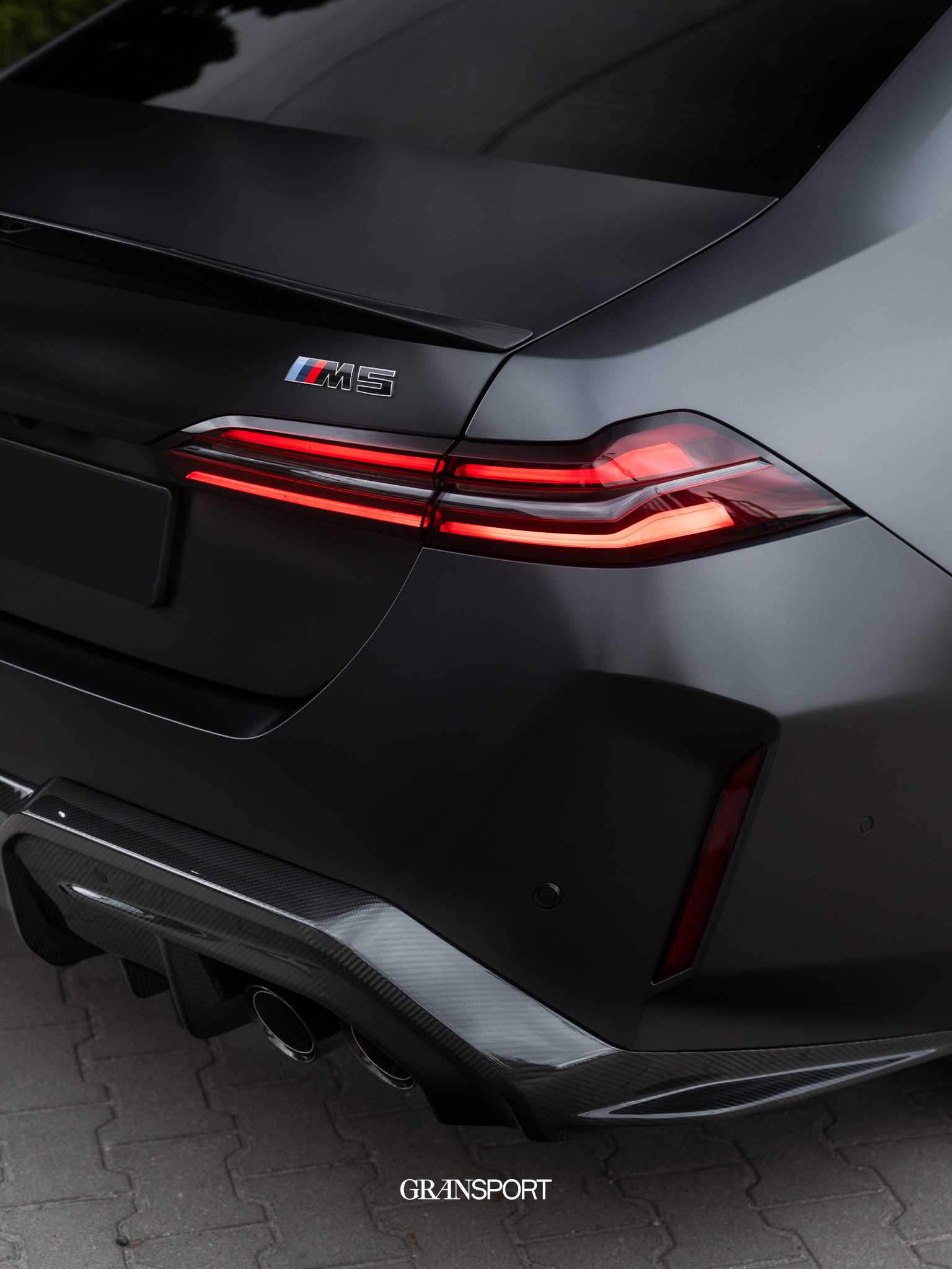 BMW M5 G90 Adro