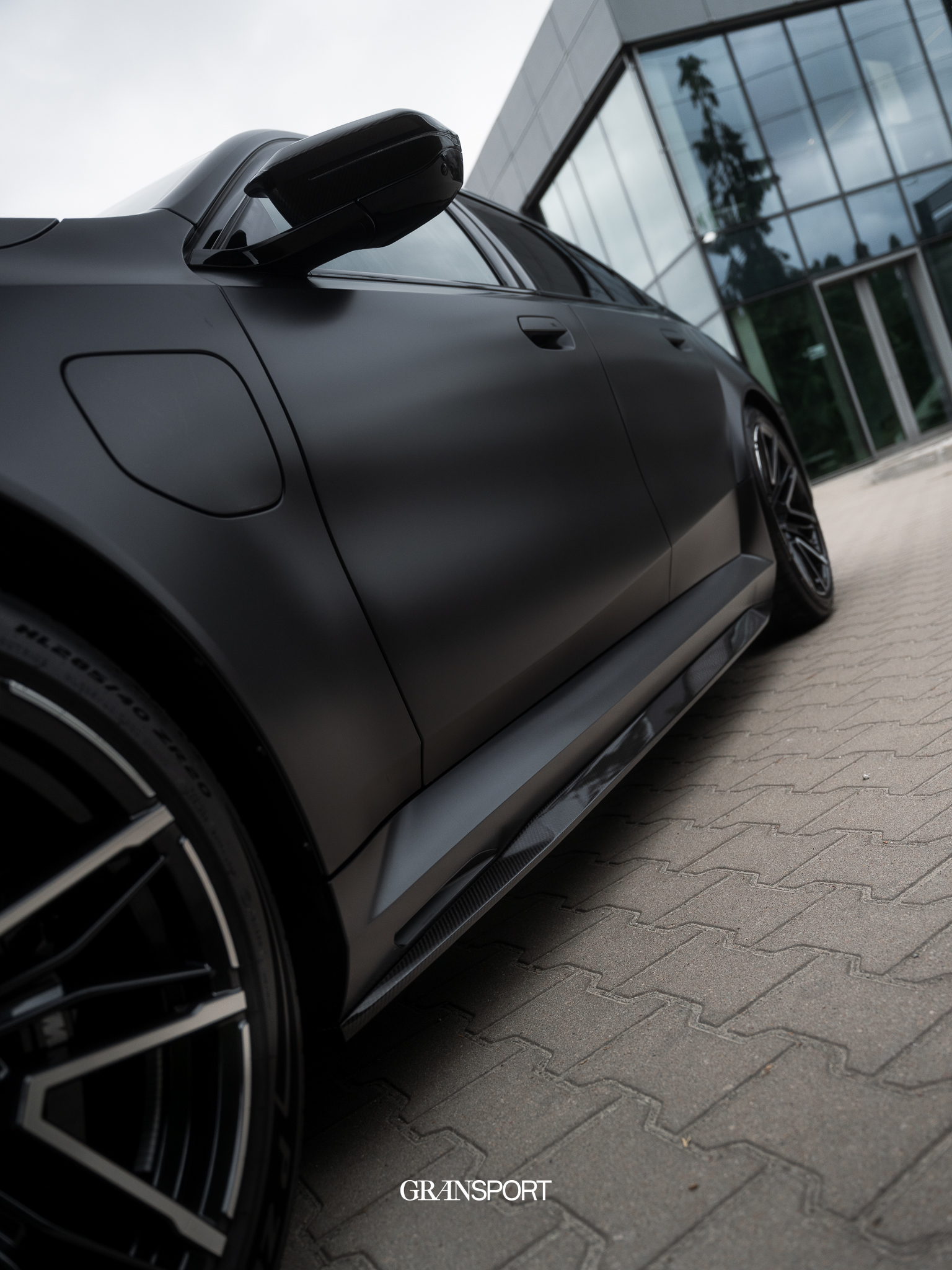 BMW M5 G90 Adro