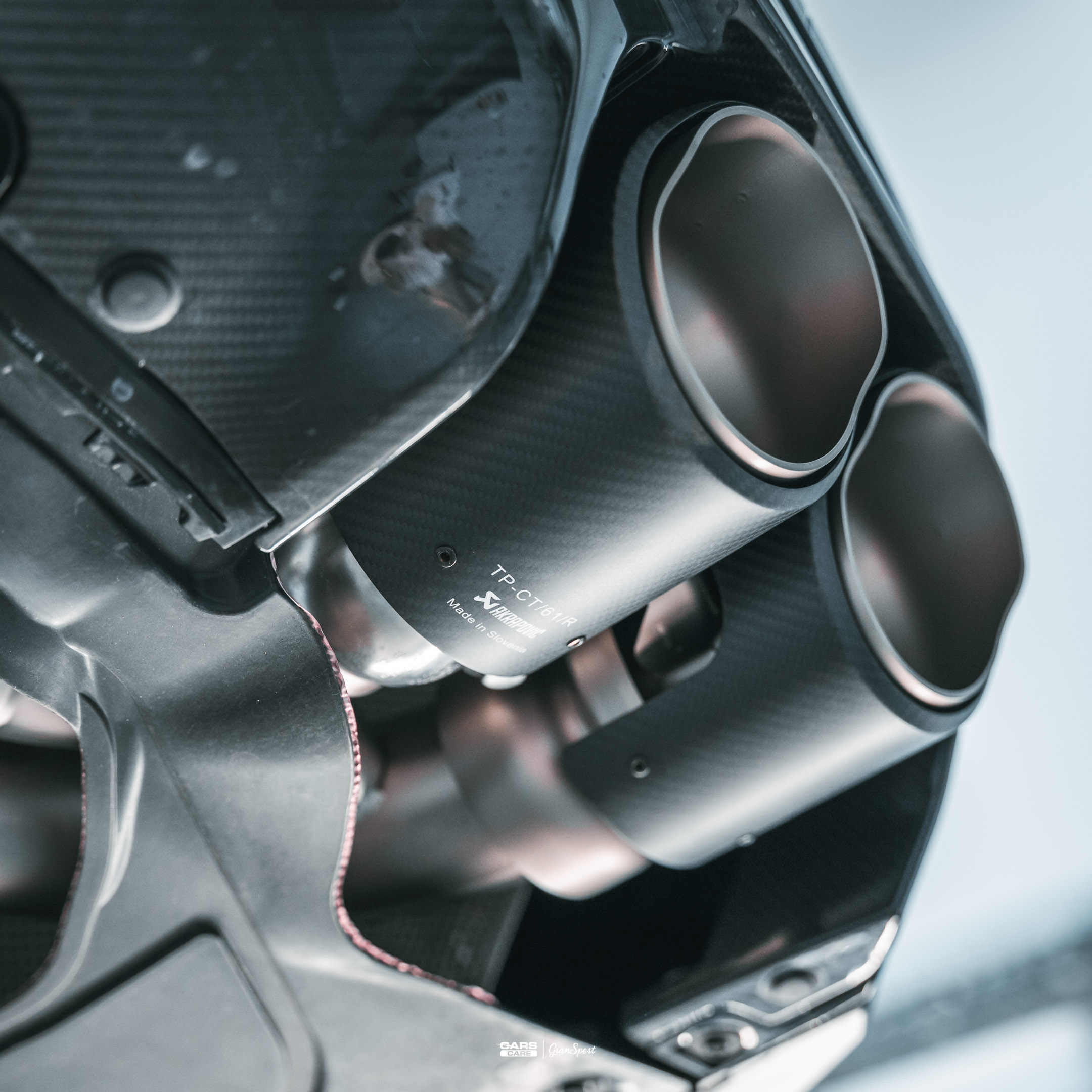 BMW M8 Akrapovic