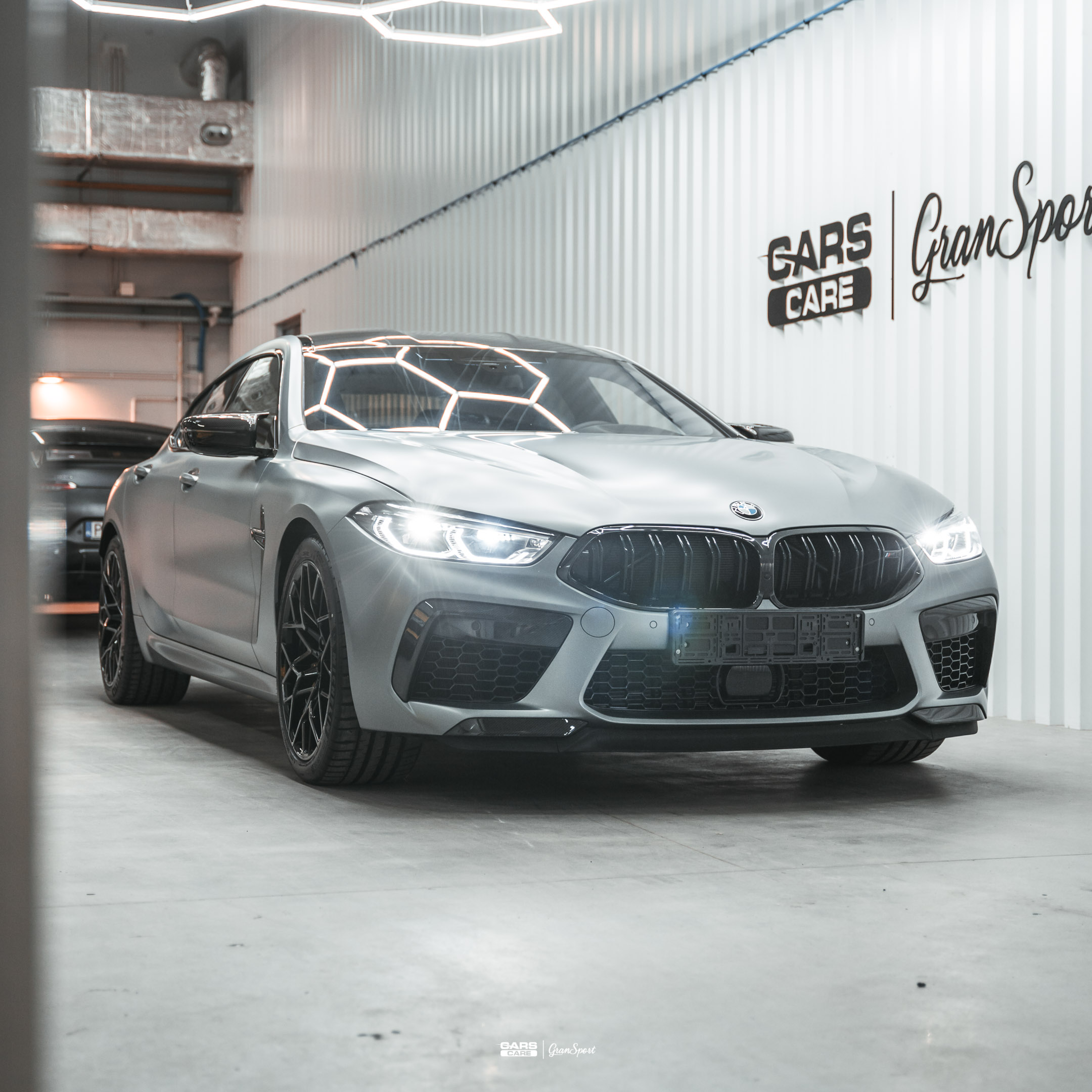 BMW M8 Akrapovic