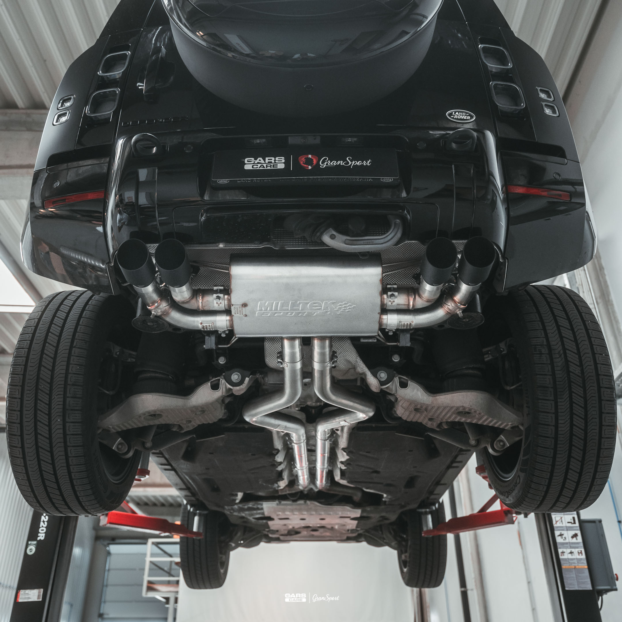 Land Rover Defender V8