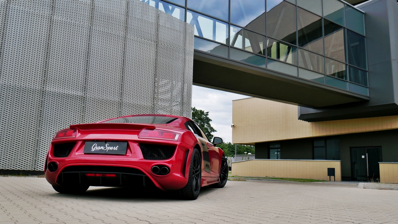 Audi R8 V8