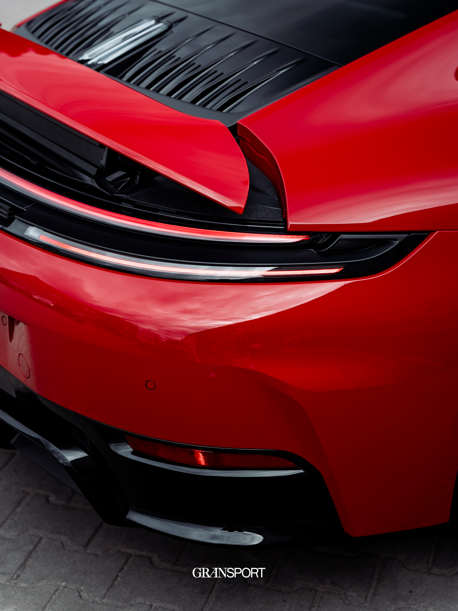 Porsche 911 Carrera 4 GTS