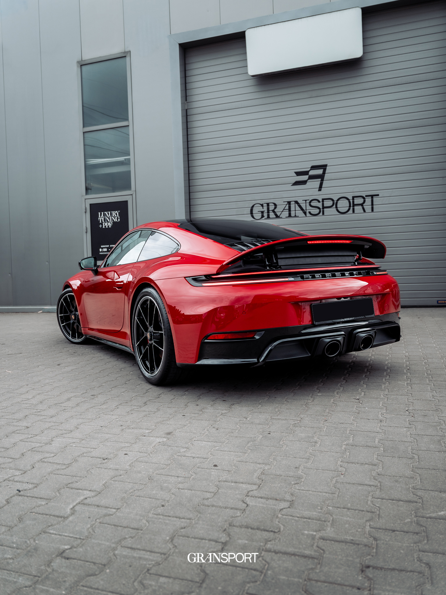 Porsche 911 Carrera 4 GTS