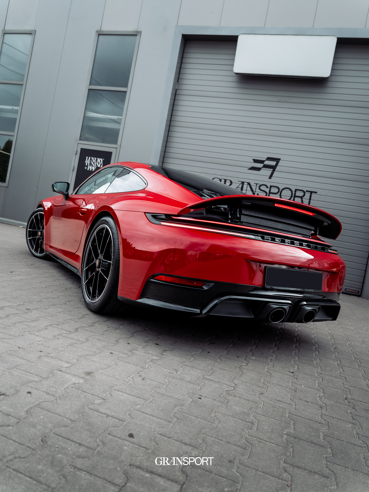 Porsche 911 Carrera 4 GTS