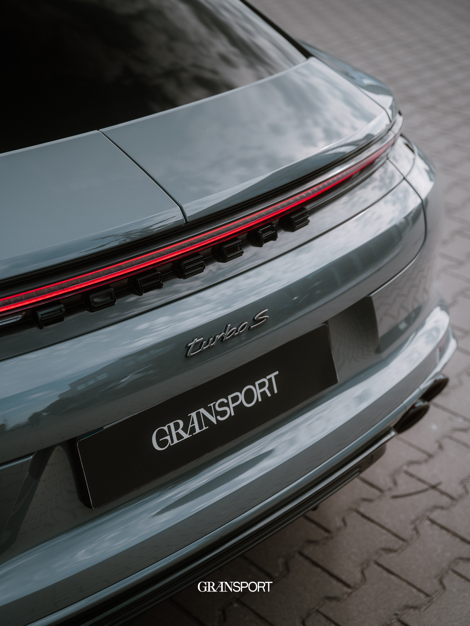 Porsche Panamera Turbo Akrapovic