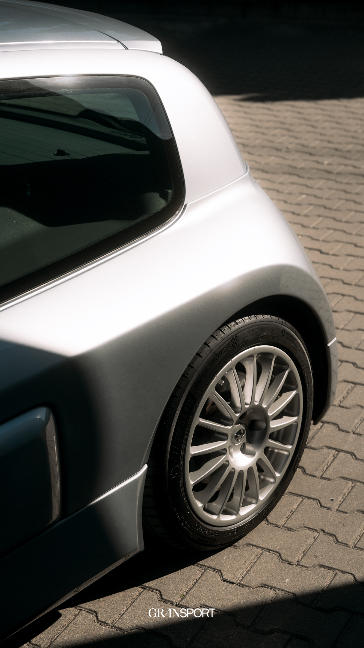 Renault Clio V6