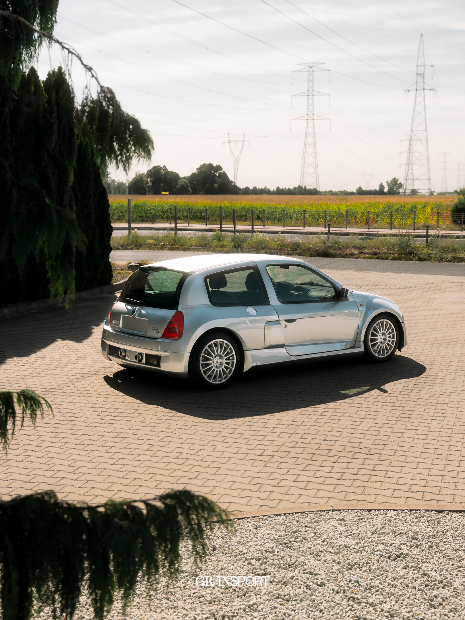 Renault Clio V6