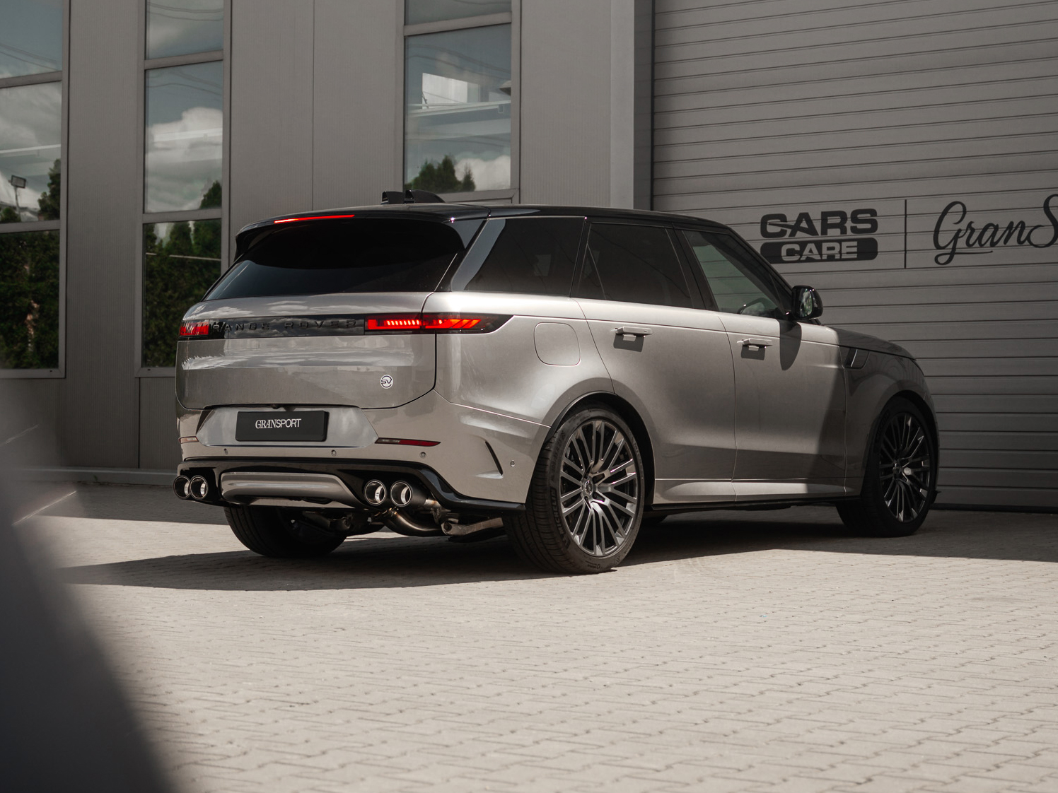 Range Rover Sport SV Quicksilver